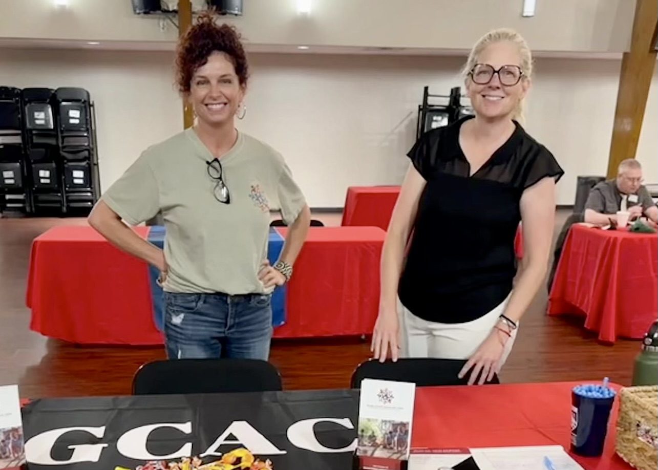 Lane – Stacie Freeman with Dr Erin Holliday-Karre at freshmen event women at information table